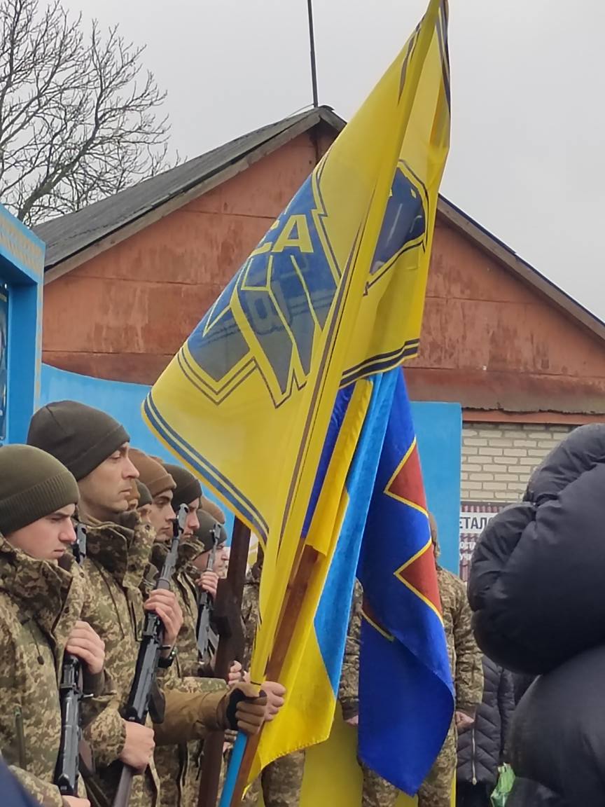 В останню дорогу з Молитвою українського націоналіста: волиняни попрощалися з Ярославом Садом