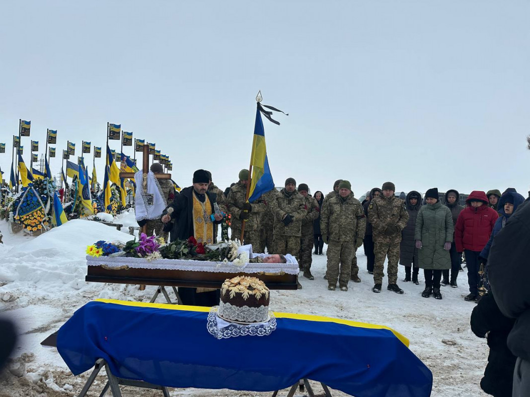 Зі сльозами та молитвою: Волинь провела на вічний спочинок воїна Андрія Велимця