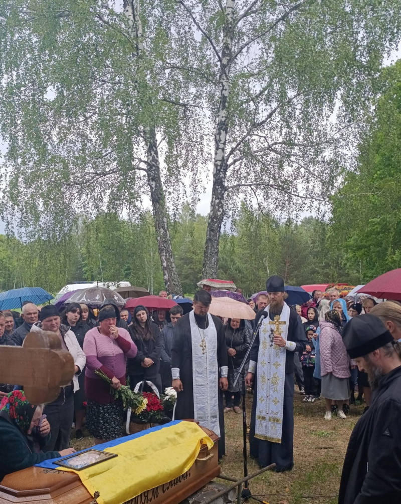 Майже 2 роки рідні жили вірою та надією: на Волині поховали Героя Володимира Віннічука, який довгий час вважався зниклим безвісти