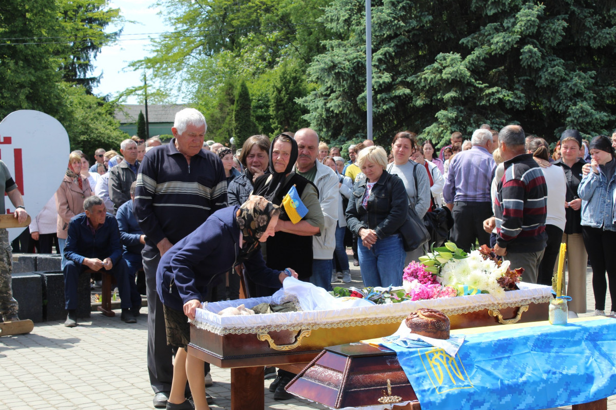 В бою отримав поранення, несумісні з життям: на Волині поховали Героя Сергія Дмитрука