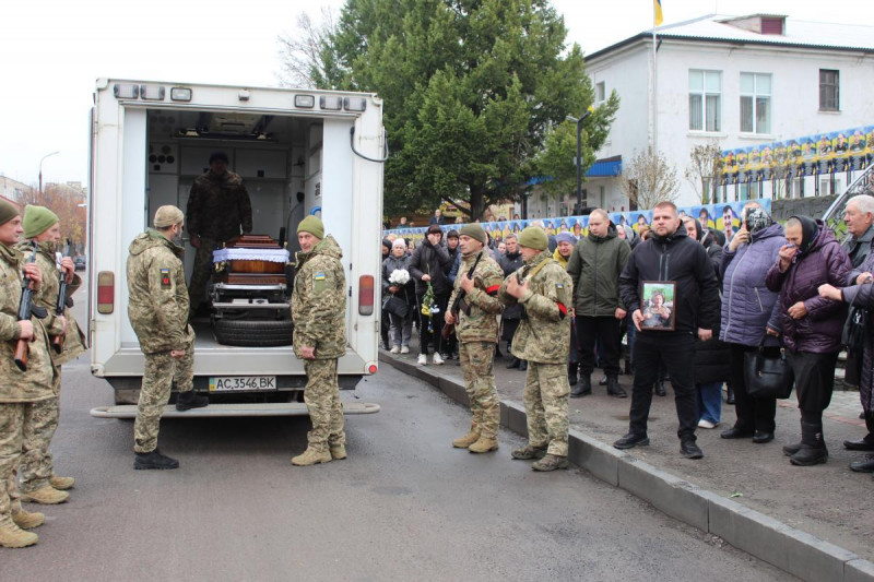 Завтра йому мало виповнитися 55 років: на Волині попрощалися із захисником Василем Савичем