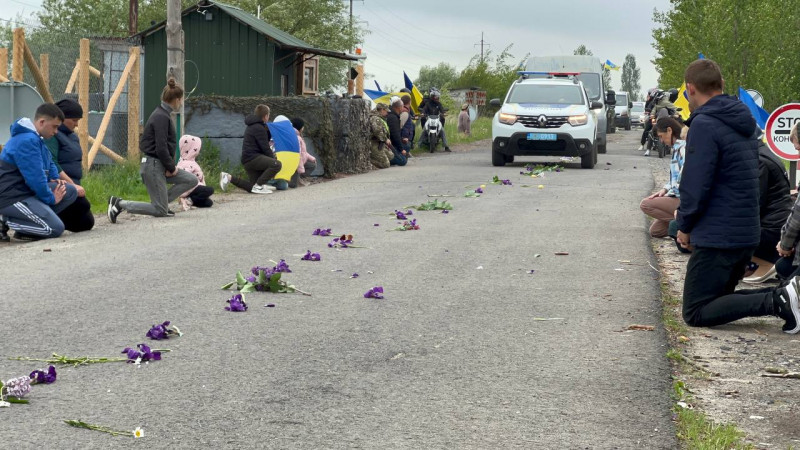 Устилузька громада попрощалася із захисником України Олександром Сачуком
