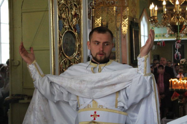 Попередній батюшка відмовився переходити до ПЦУ: У Звірові призначили нового настоятеля храму