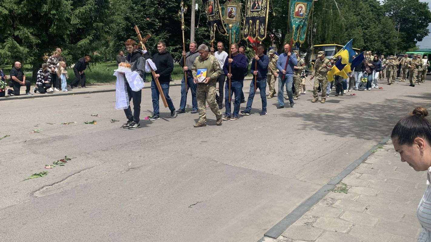 Загинув понад рік тому у Курській області: на Волині поховали Героя Віталія Борилюка