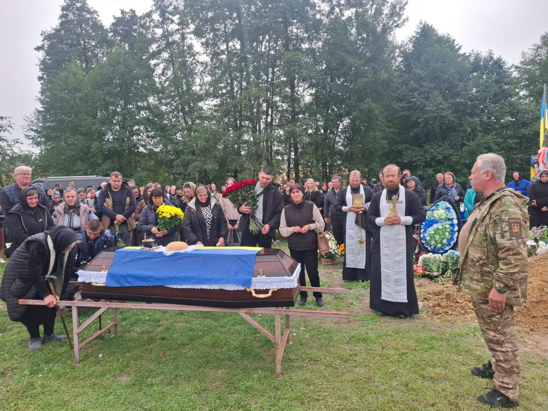 Волиняни попрощалися із захисником Олександром Пінчуком, який понад два роки вважався зниклим безвісти