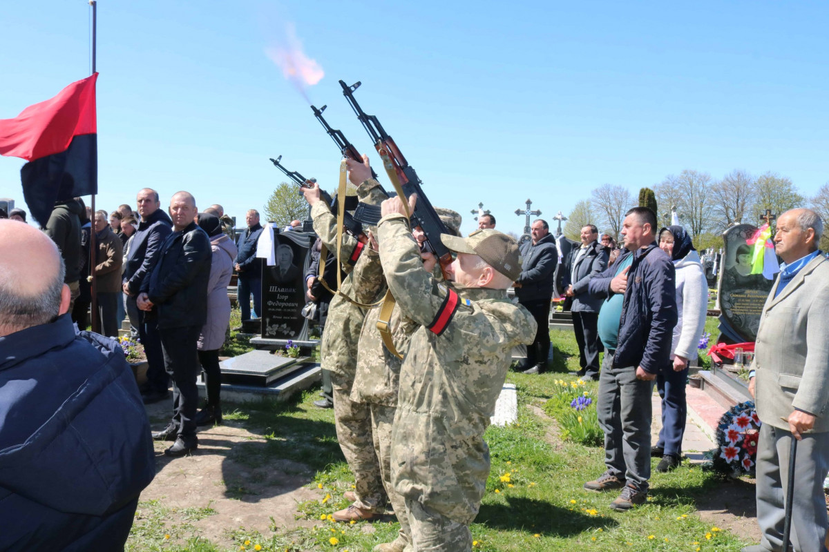 На Волині провели в останню дорогу захисника Івана Гутверта