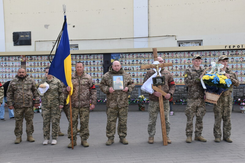 Загинув понад півтора року тому: у Луцьку попрощалися з Героєм Святославом Юзефчуком