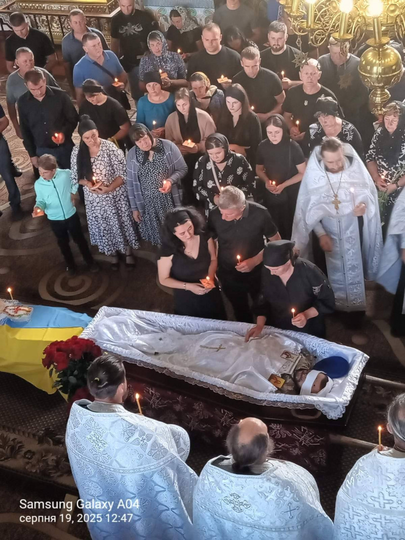 Навіки 31: на Волині в останню путь провели Героя Олега Оксенюка