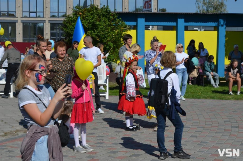 В місті на Волині на благодійному святі зібрали майже 150 тисяч гривень для ЗСУ. Фоторепортаж