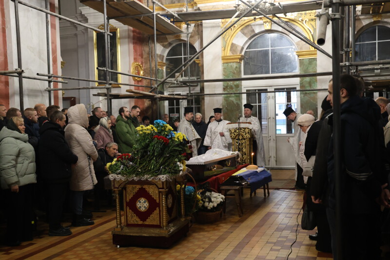 Помер від важких поранень у переддень нового року: у Луцьку попрощалися з Героєм Ігорем Личаком