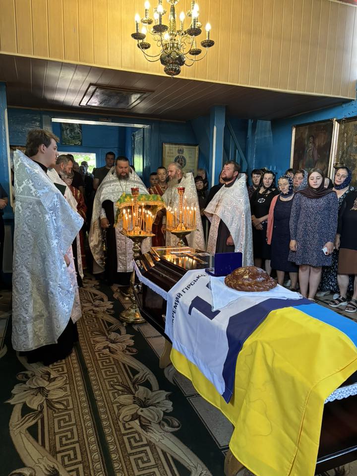Віддав життя за Україну: на Волині попрощалися з Героєм Олегом Козловським
