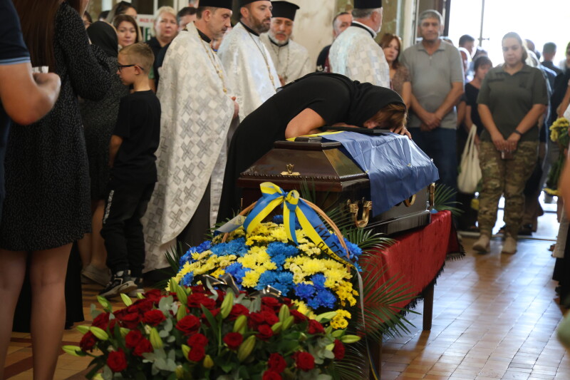 Загинув у травні, в поховали тільки нині: у Луцьку попрощалися із захисником України Сергієм Черленюком