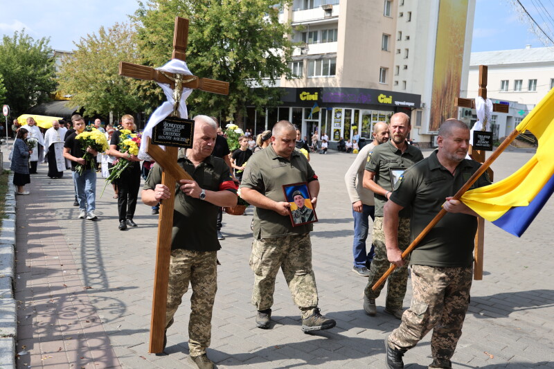 Луцьк у жалобі: місто попрощалося з Героями Юрієм Стельмащуком та Віталієм Бондаруком