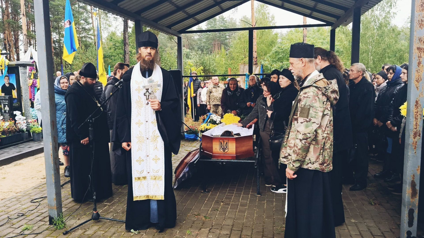 На Волині в останню путь провели 35-річного захисника Володимира Медведюка