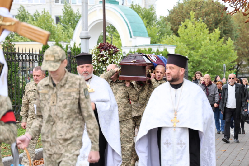 Не встиг створити сім’ю: у Луцьку попрощалися з Героєм Олексієм Кривовим, який довгий час вважався зниклим безвісти