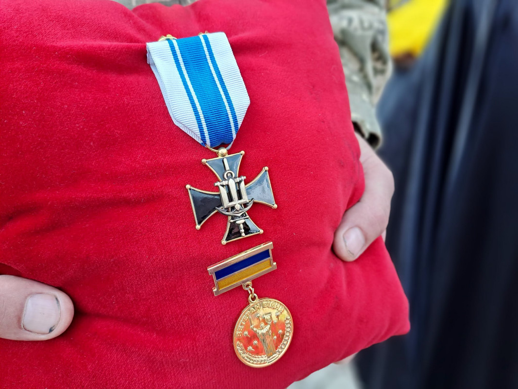 На Волині попрощалися з 33-річним морпіхом Павлом Коломійчуком, який загинув у ДТП