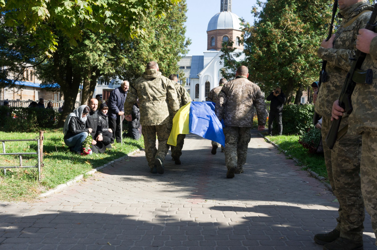 На Волині попрощалися із загиблим військовим медиком Сергієм Яворським. Фото