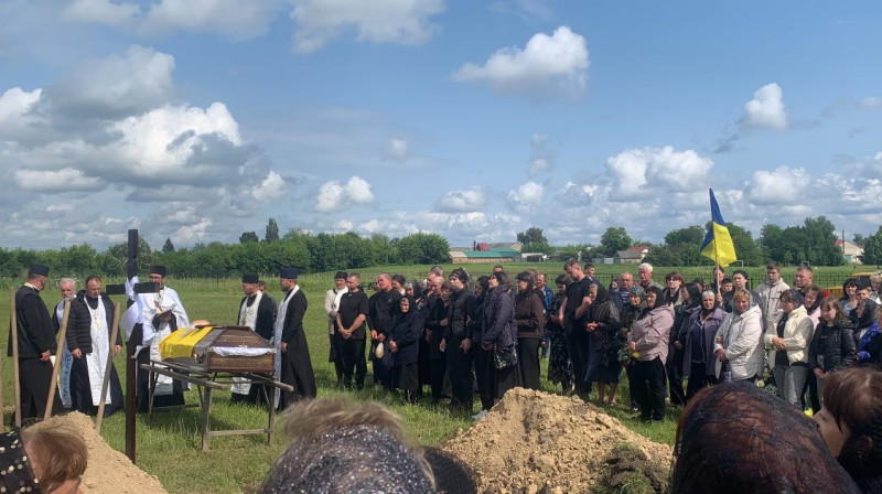 Довго сподівалися, що він живий: на Волині поховали Героя Василя Корінецького, який понад півтора року вважався зниклим безвісти