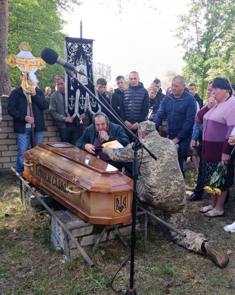 Майже 2 роки рідні жили вірою та надією: на Волині поховали Героя Володимира Віннічука, який довгий час вважався зниклим безвісти