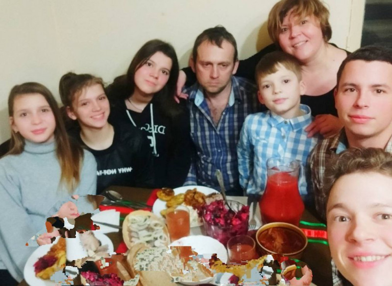 У сім'ї все роблять гуртом: історія матері-Героїні з Луцького району, яка народила вісім дітей