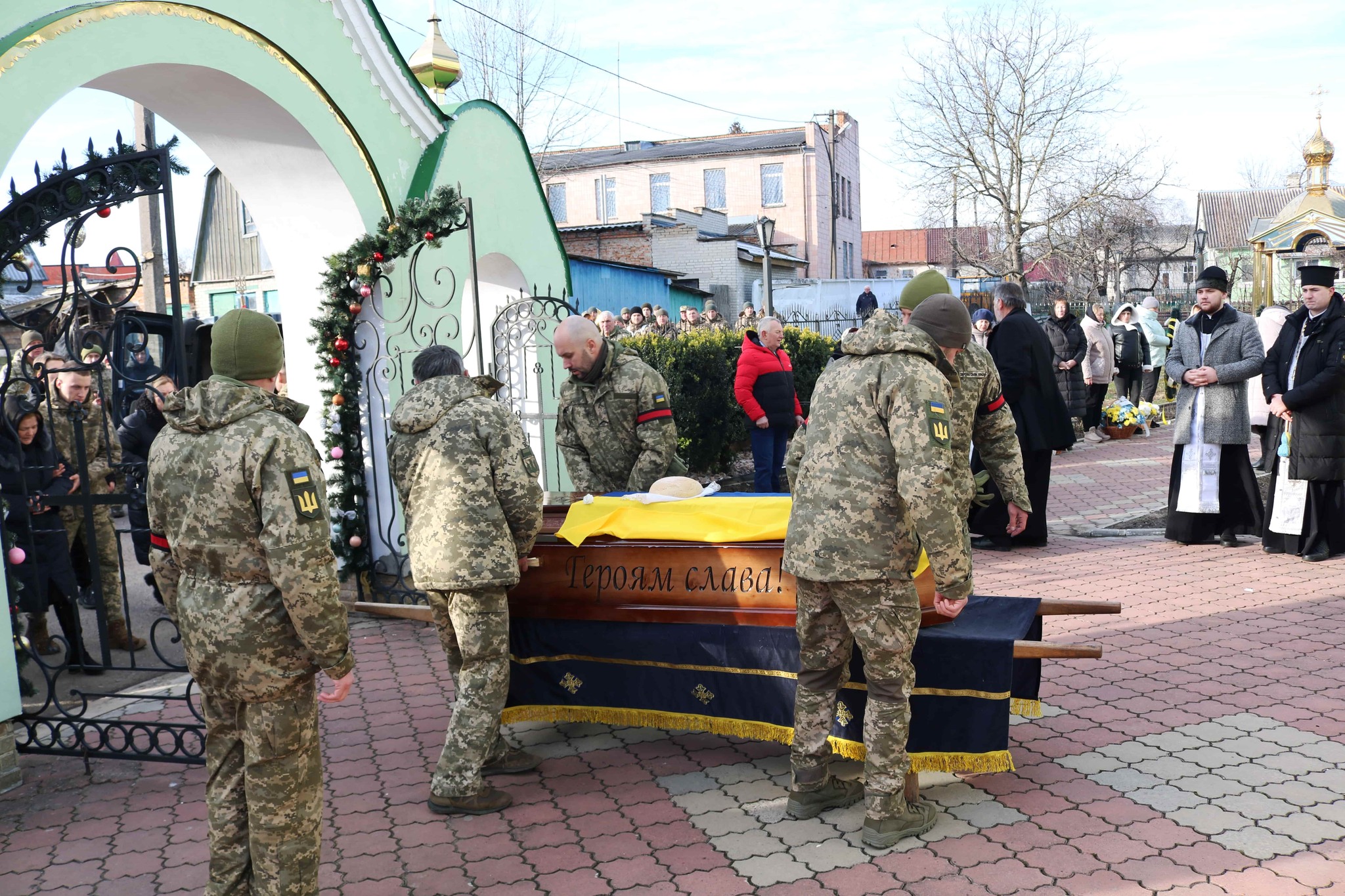 Спільна втрата для двох громад: на Волині попрощалися з полеглим воїном Валерієм Гриневичем