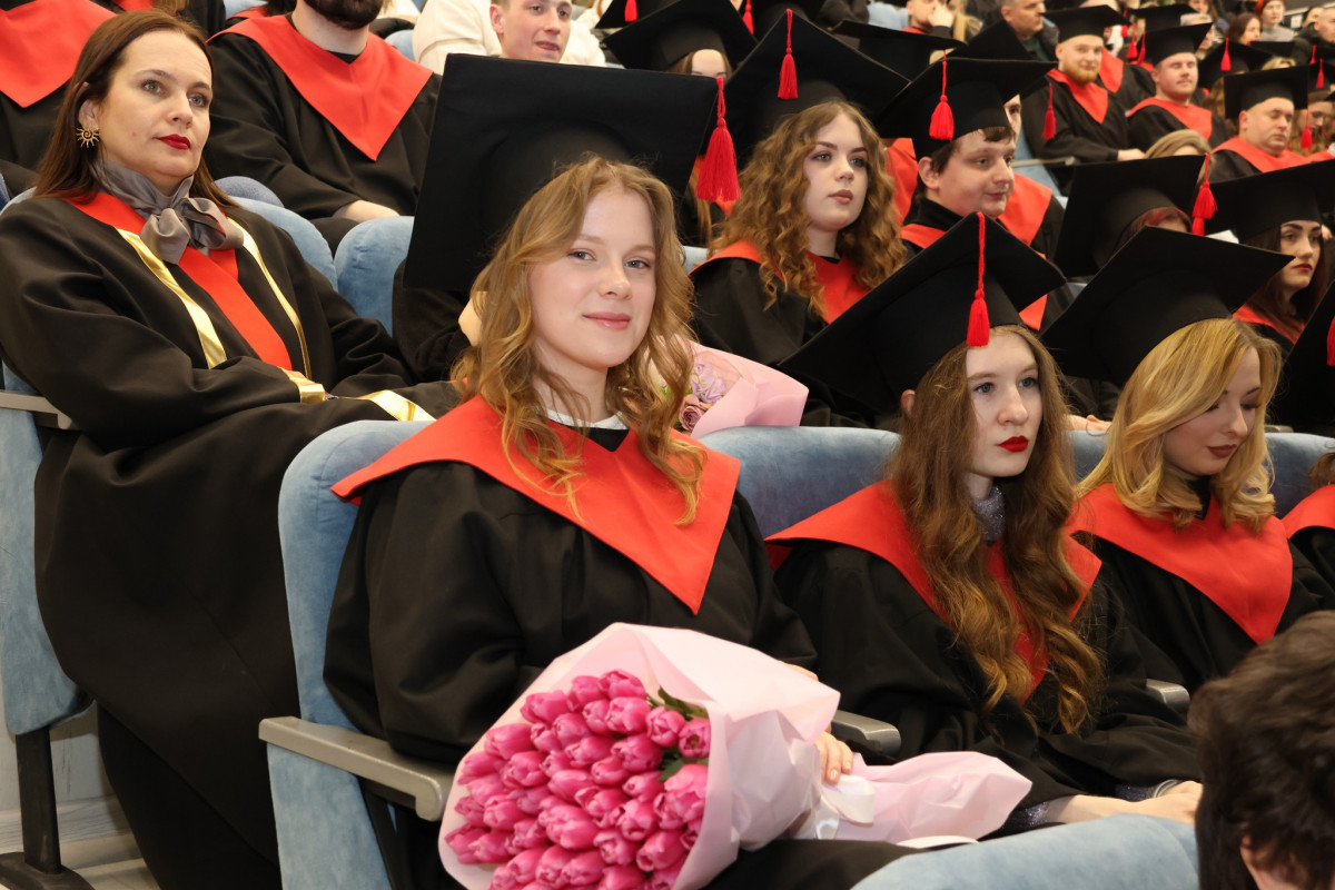 Близько 800 магістрів отримали дипломи в Луцькому національному технічному університеті