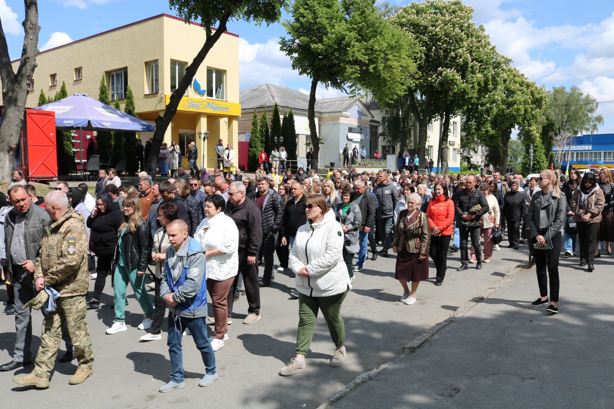 Захищав Україну з першого дня повномасштабного вторгнення: у Луцькому районі попрощалися з Героєм Леонідом Клехою