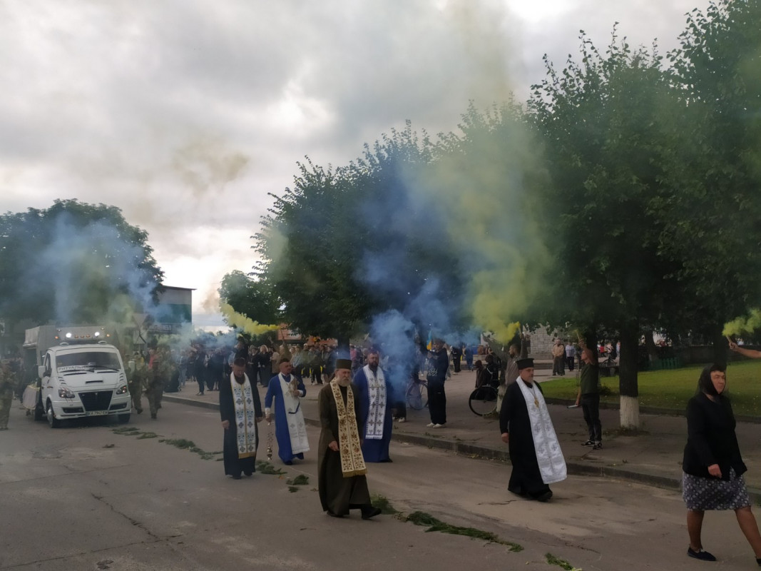 Ворожий дрон обірвав життя Героя: на Волині прощались з полеглим воїном Олегом Беценком