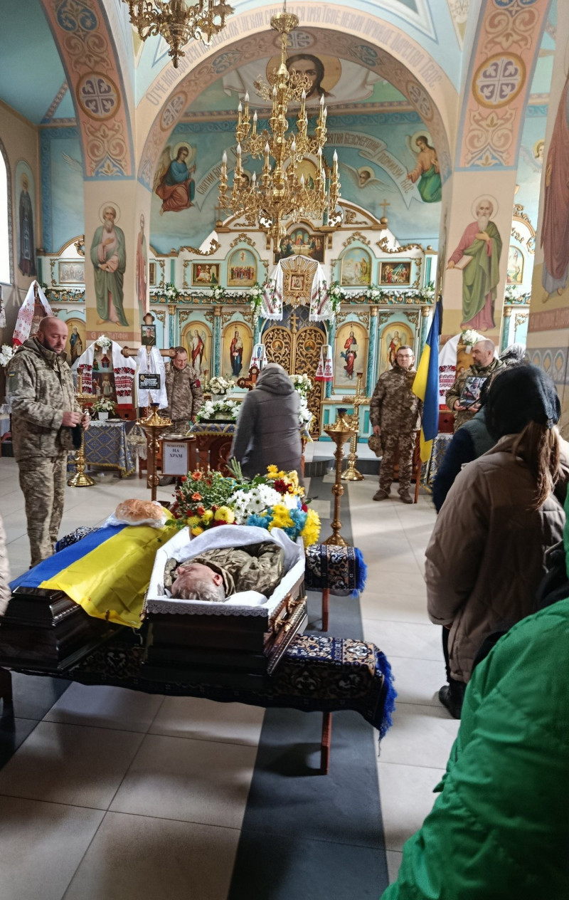 Його життя обірвалося на полі бою: на Волині в останню земну дорогу провели загиблого Героя Олександра Пальшина