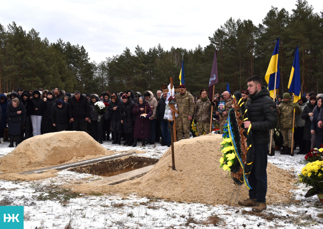 Зійшлося усе село: на Волині в останню дорогу провели полеглого на Курщині молодого Героя Сергія Зімича