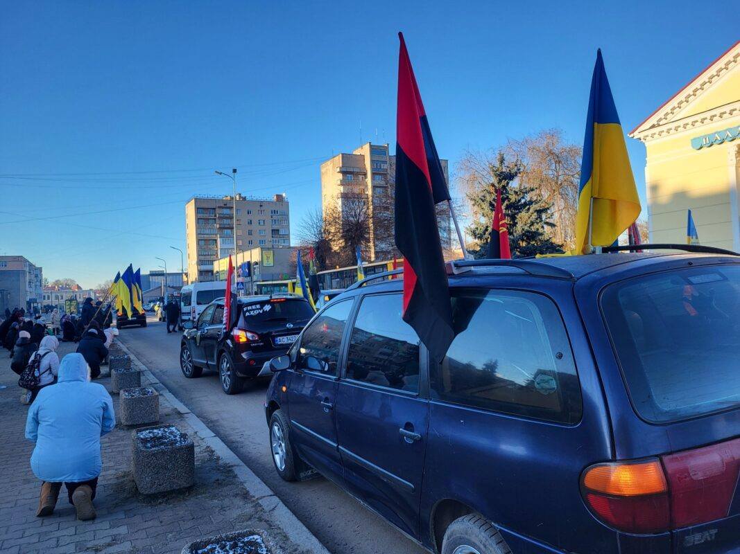 Сумне Різдво: на Волині в останню земну дорогу провели 32-річного воїна Володимира Бичика