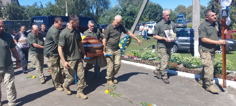 «Його очі горіли жагою до волі, до життя»: на Волині попрощалися з Героєм Михайлом Водоносом