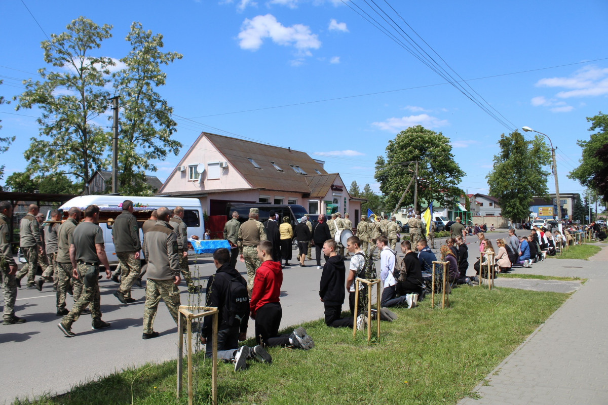 В бою отримав поранення, несумісні з життям: на Волині поховали Героя Сергія Дмитрука