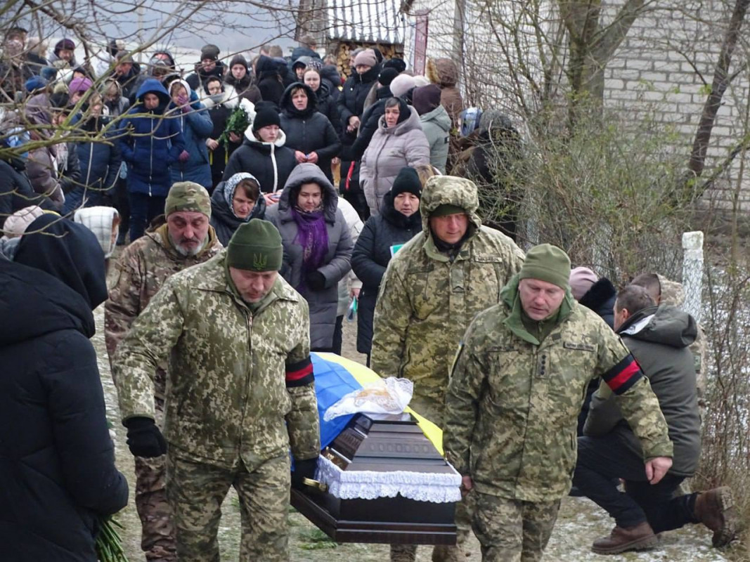 Йому назавжди 24: на Волині попрощалися з Героєм Богданом Ігнатюком