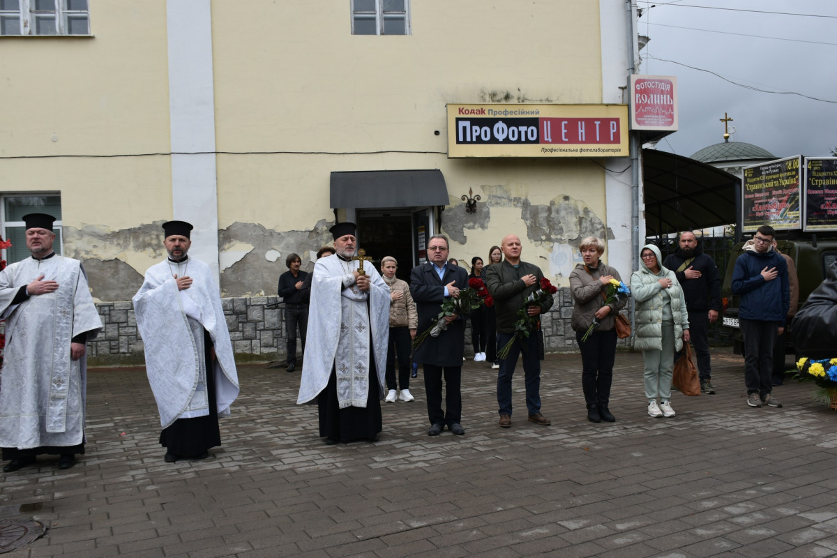 У Луцьку попрощалися з полеглим на фронті Героєм Ігорем Охремчуком