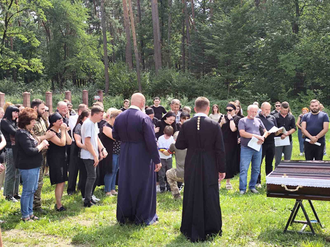 Загинув понад 3 місяці тому: у Луцькому районі поховали 31-річного Героя Петра Низового