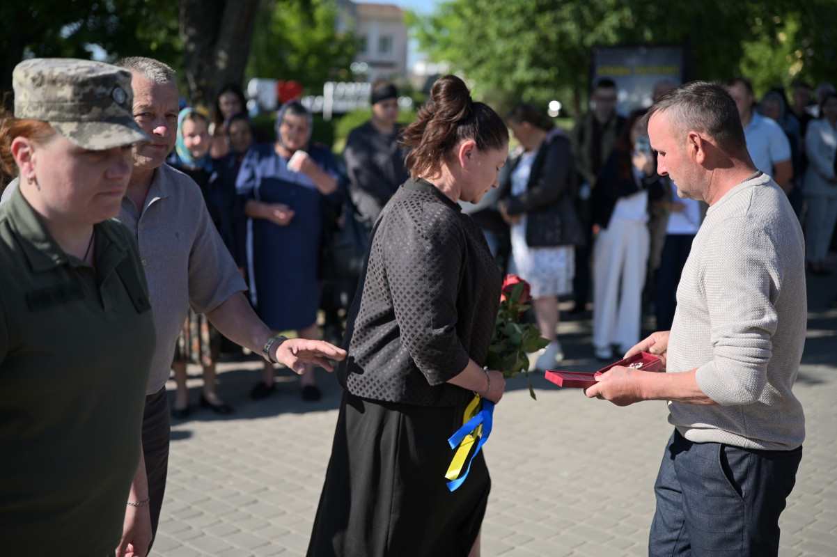 Їм назавжди 21 і 22 роки: на Волині родинам загиблих Героїв вручили посмертні нагороди
