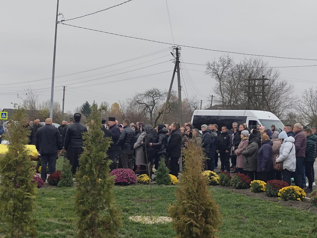 Заручився з коханою за кілька місяців до загибелі: на Волині попрощалися із 25-річним Героєм Андрієм Федоруком