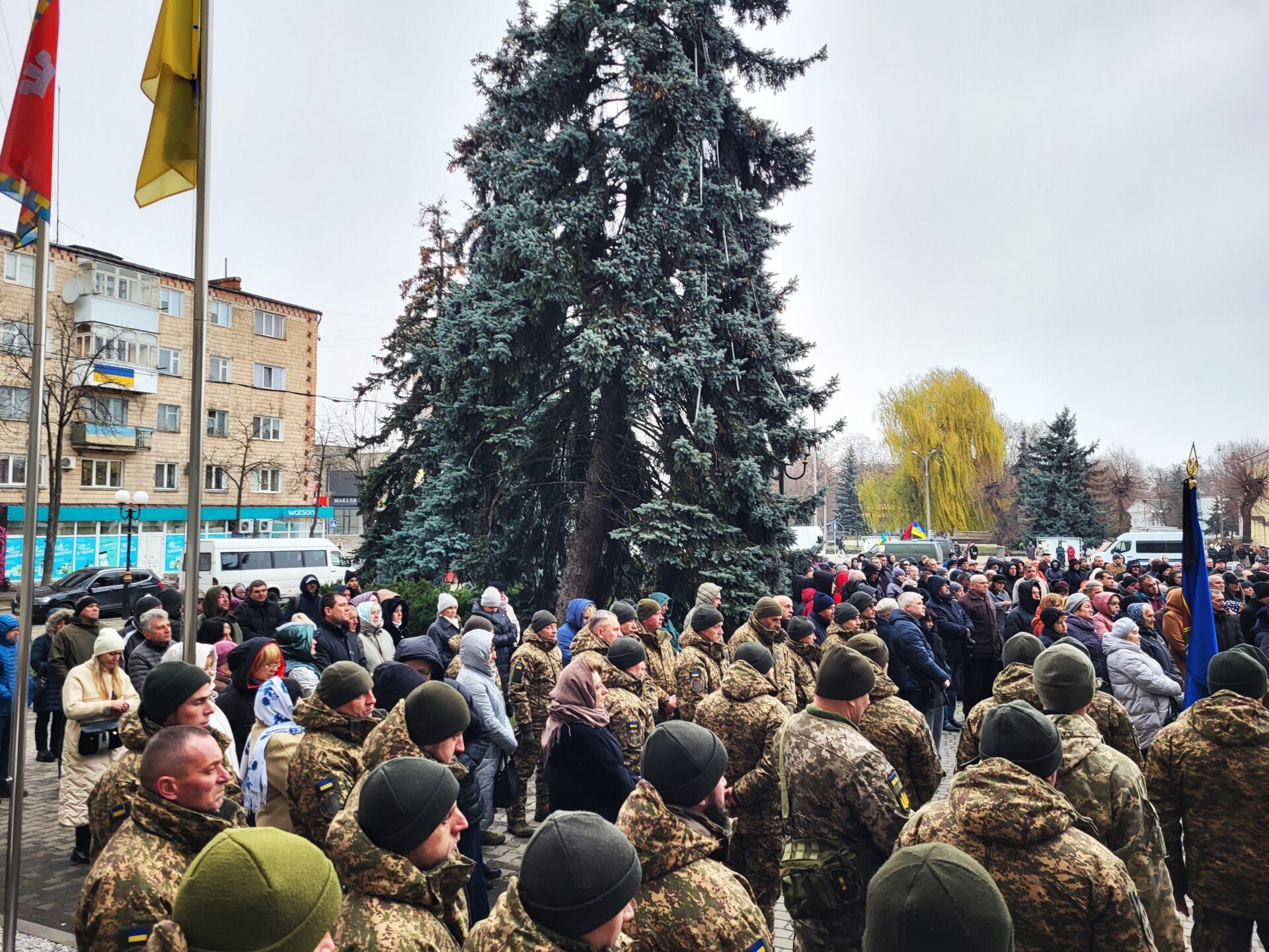 «Людина, яку пам'ятатимуть не лише на Волині, а й за межами України»: волиняни попрощалися з Героєм Ігорем Кобишем