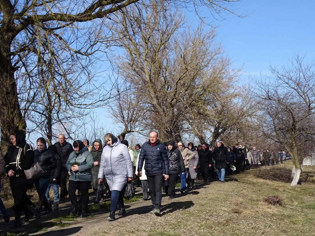 Після довгих місяців невідомості: на Волині провели в останню путь захисника Віталія Дудика