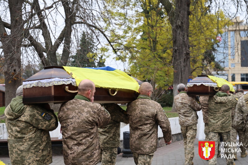 У Луцьку попрощалися з двома захисниками - Анатолієм Парфенюком та Олександром Кондращуком