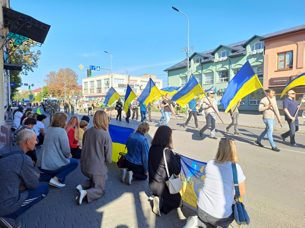 У страшному бою полягли усі побратими, які були разом з ним: на Волині попрощалися із 25-річним Героєм Денисом Андросюком