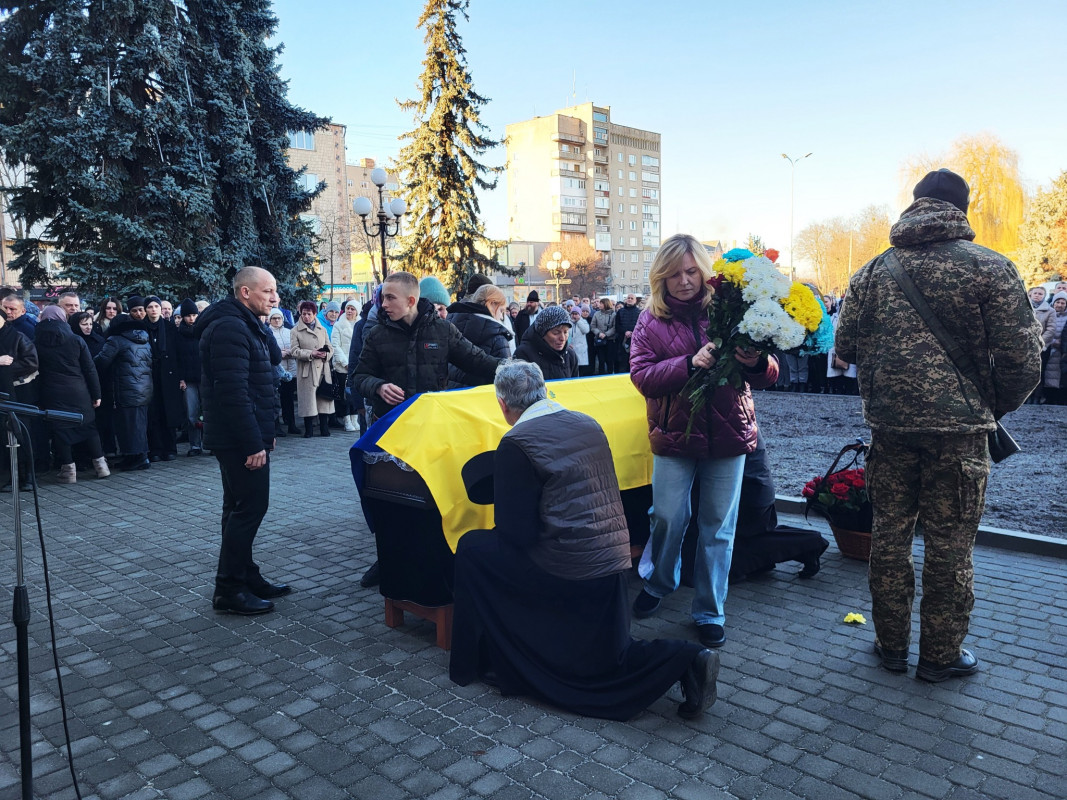 Мріяв про освідчення коханій, будував плани на майбутнє: на Волині поховали молодого Героя Станіслава Вакуліча