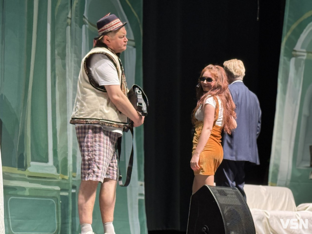 Комедія «Перевертень» у Луцьку: як минув театральний вечір