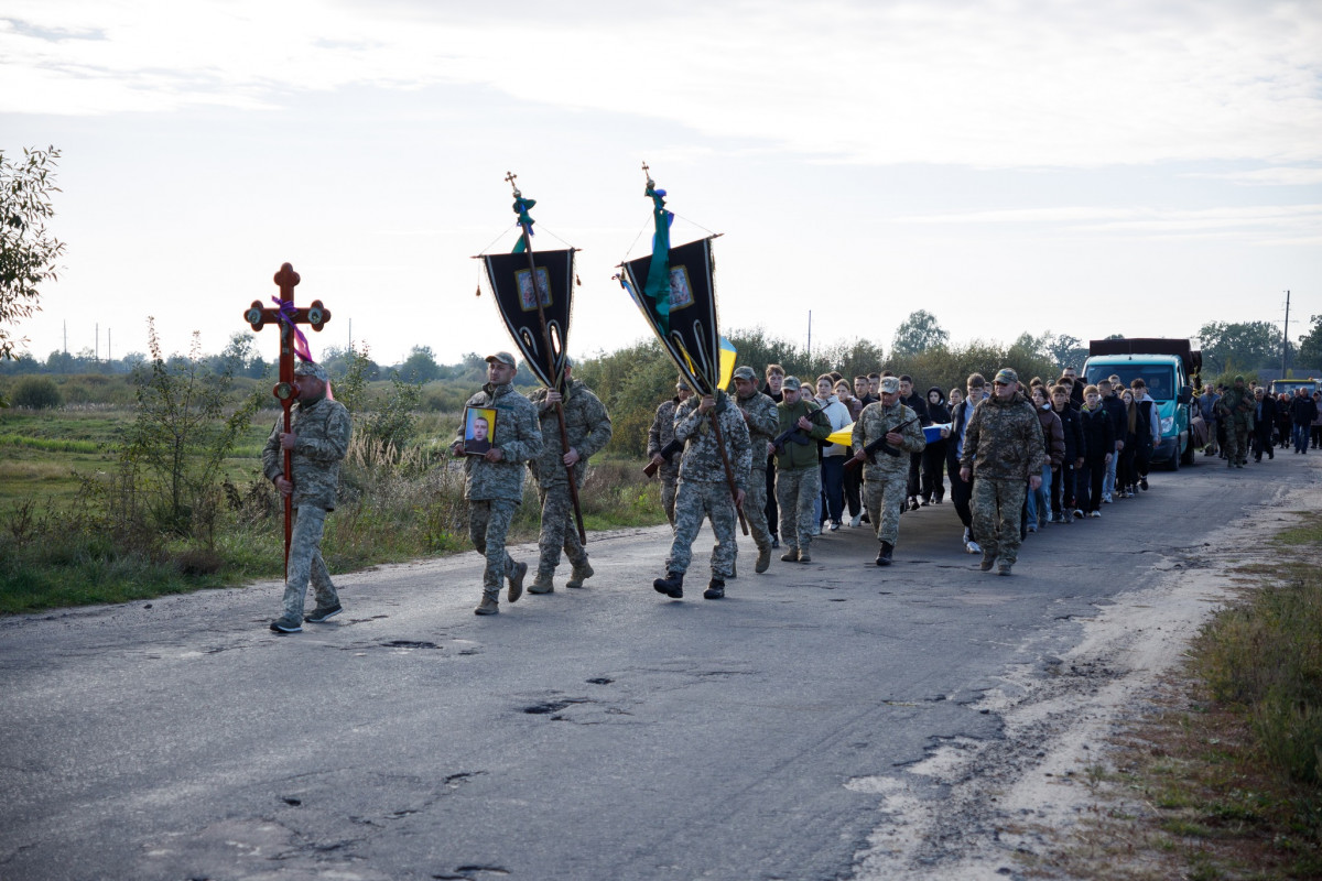 Понад пів року вважався зниклим безвісти: на Волині попрощалися з Героєм Дмитром Макаревичем