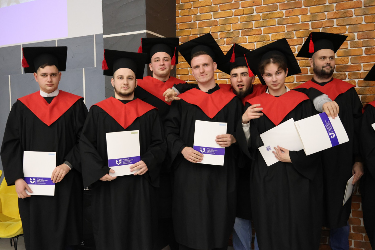 Близько 800 магістрів отримали дипломи в Луцькому національному технічному університеті