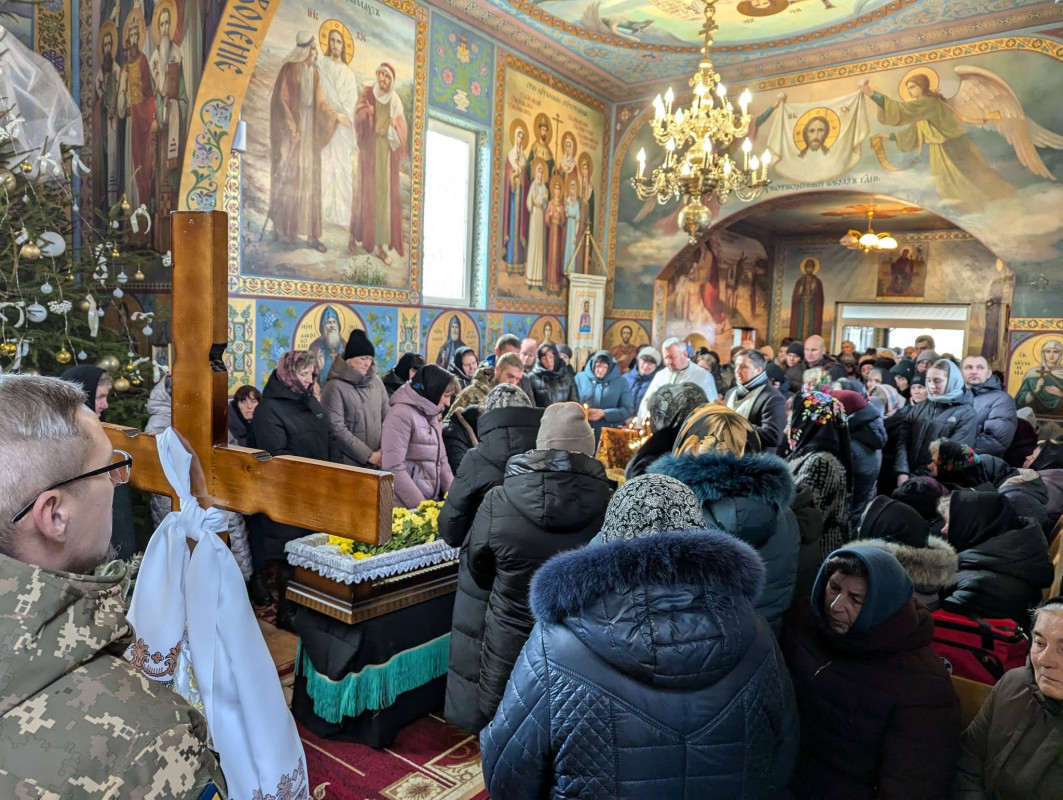 Завжди був готовий допомогти: на Волині провели в останню дорогу загиблого воїна Івана Оніщука