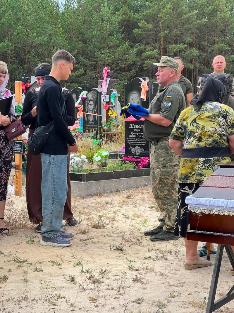 Мобілізували місяць тому: на Волині попрощалися із 40-річним захисником Дмитром Стасюком