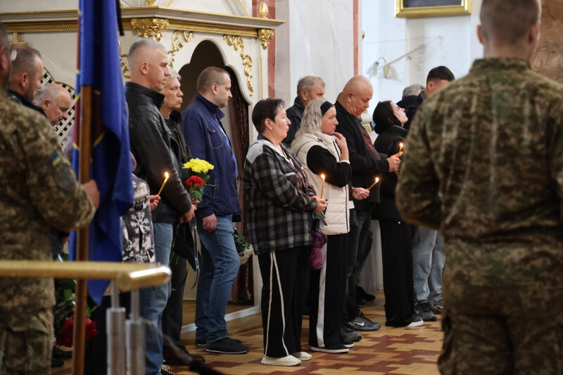 Загинув на Донеччині: у Луцьку попрощалися з Героєм Михайлом Слутяком