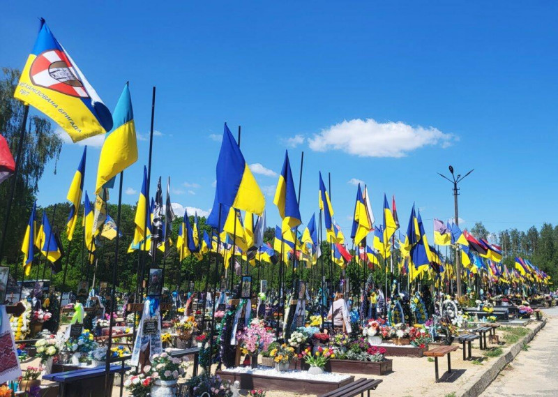 Брат-близнюк був на фронті, а він — «на щиті»: Ковель віддав останню шану 31-річному Михайлу Філіпчуку